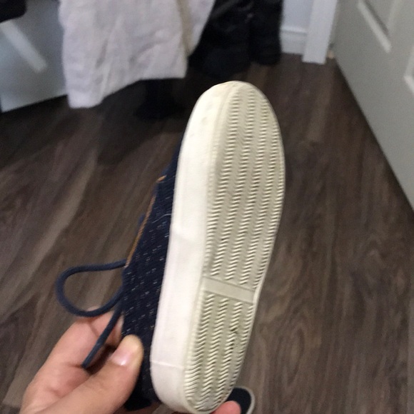 Shoes - Picture 3 of 4